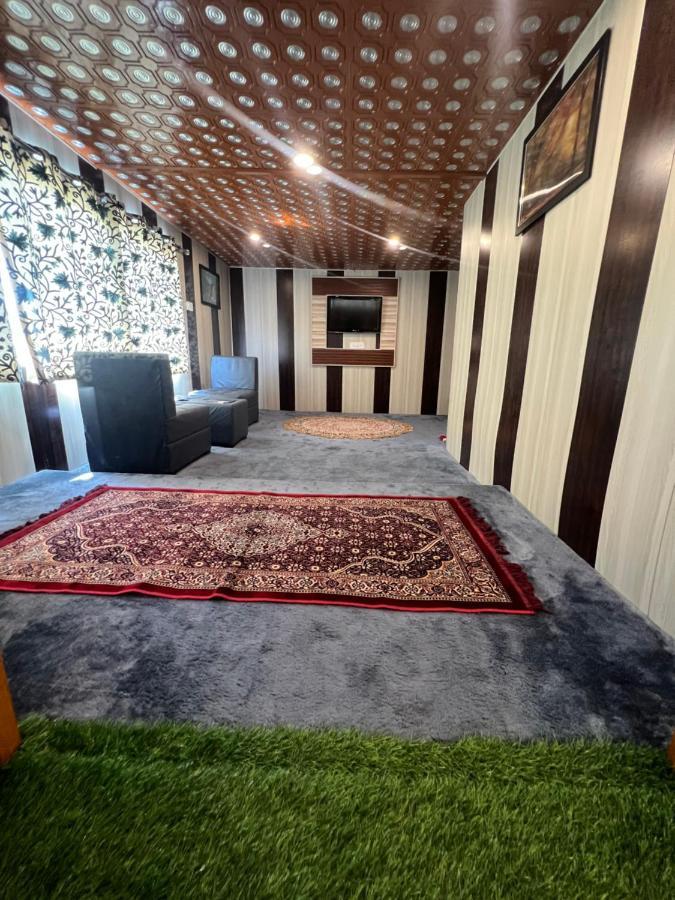 Hotel Aristotle Group Of Houseboats & Transportation à Srīnagar Extérieur photo